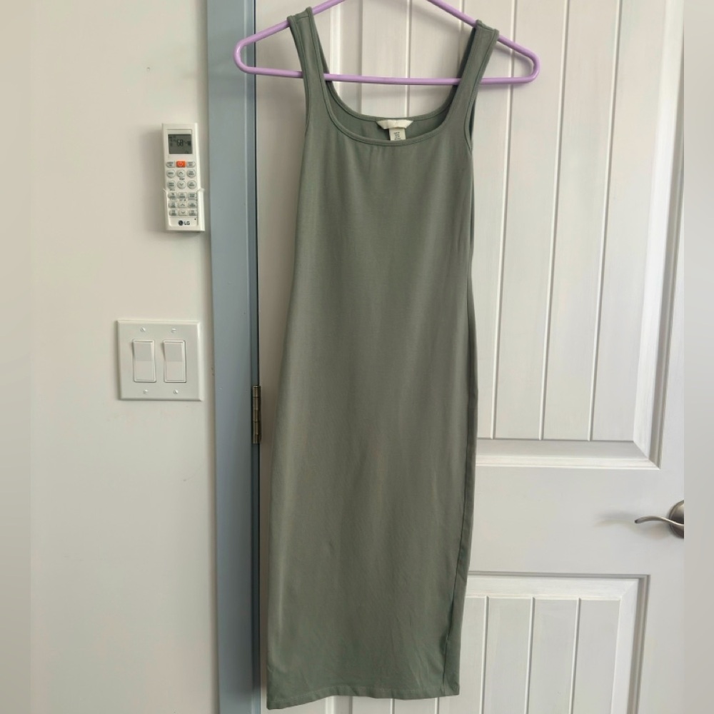 H&M Green Ribbed Top
